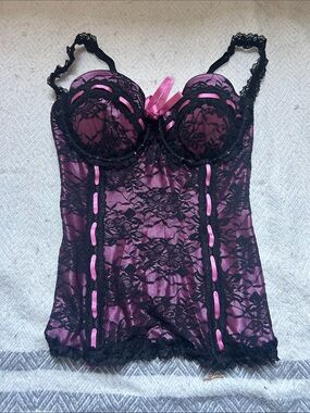 Black Lace Over Pink Bustier Camisoles Fredrick’s size medium m